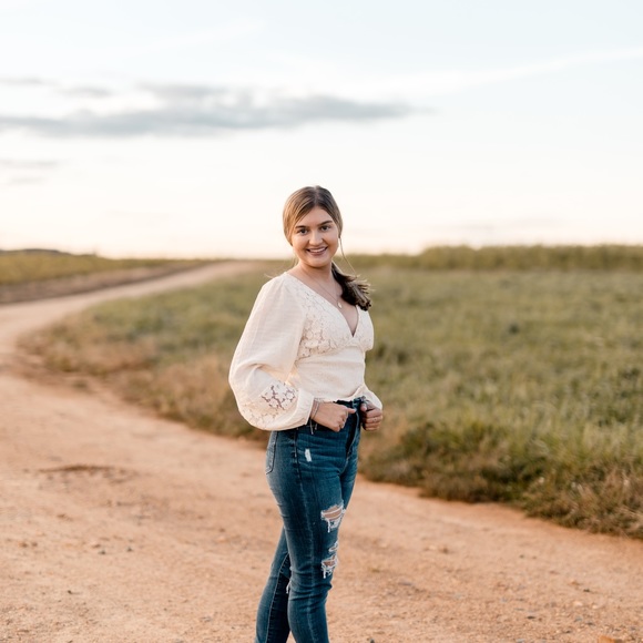 Meet your Posher, Megan - Picture 5 of 8